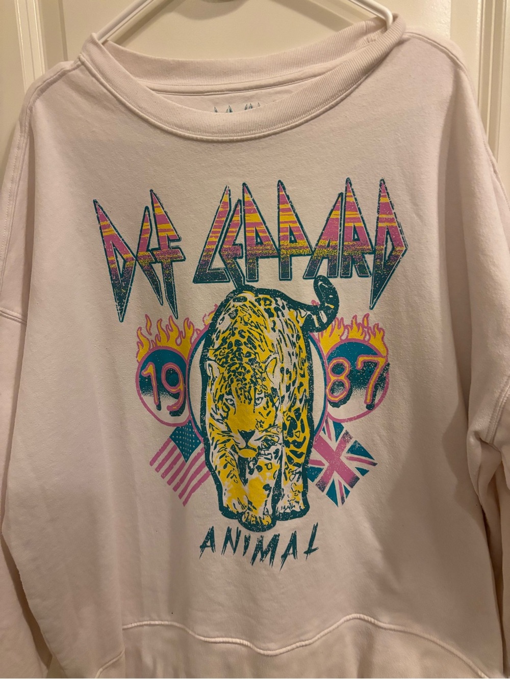 Def Leppard Animal 1987 Women’s XL Oversized Graphic Sweatshirt Leopard Rock